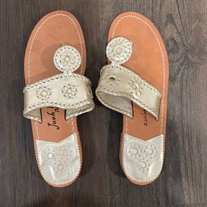 Jack Rogers Hampton sandal in platinum